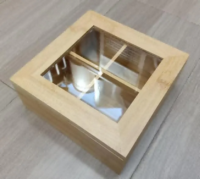 Caja de Té de Bambu 4 Espacios 16×16×7 cm
