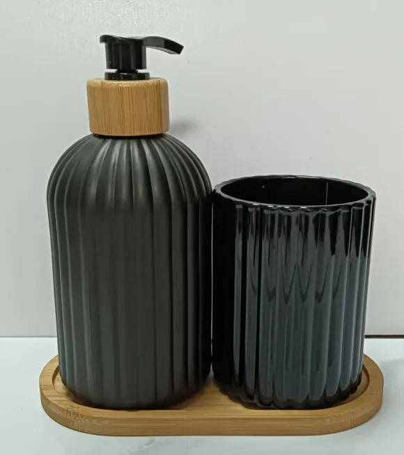 Set X2 Dispenser y Vaso de Vidrio Negro con Bandeja de Bambu 300Ml
