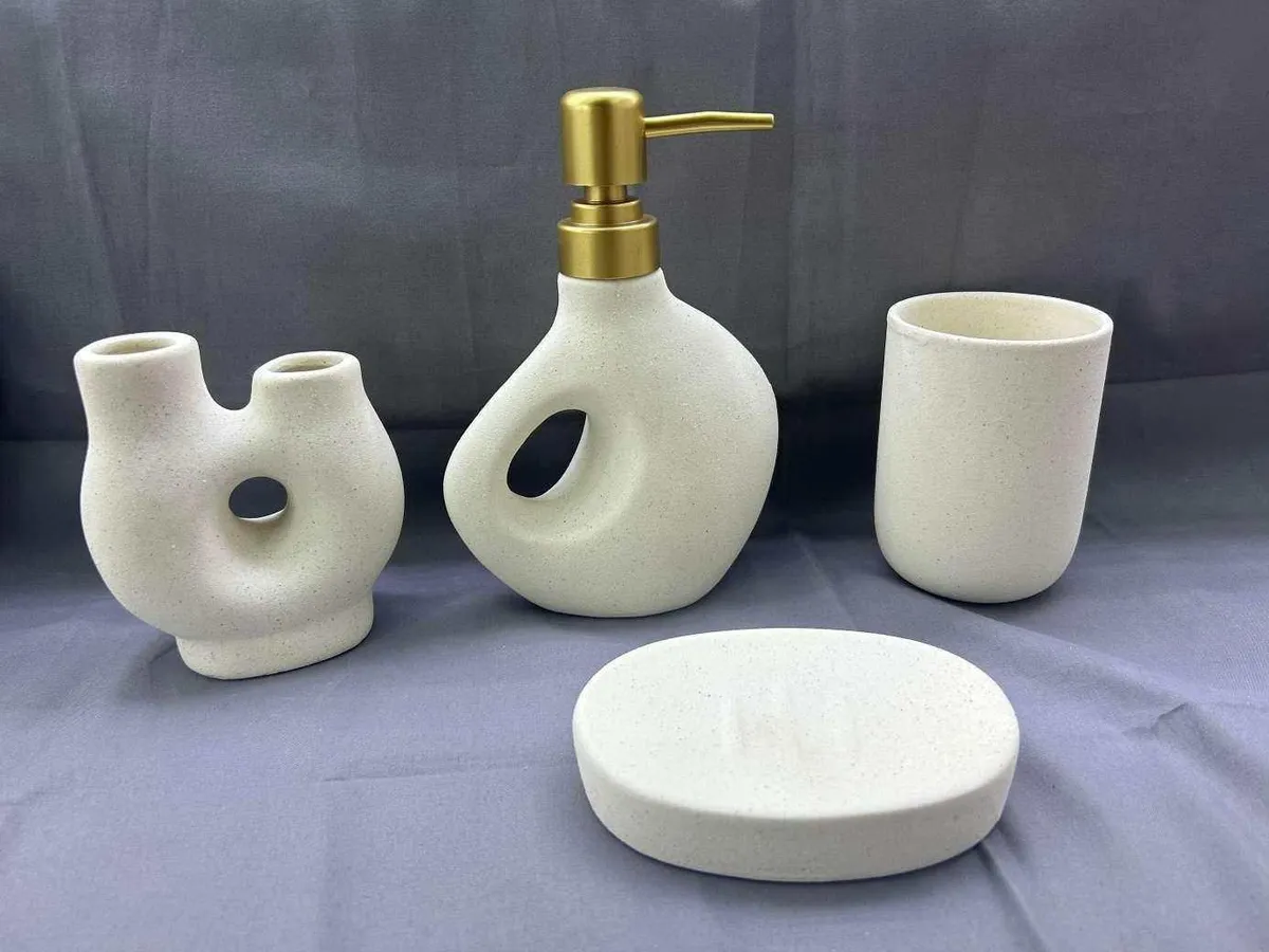 Set Baño X 4 Dispenser Vaso Jabonera Porta Cepillo de Ceramica 300Ml