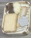 Set X6 "Spa" Bandeja de Madera, Esponja Premium, Esponja Exfoliante, Vincha Skicare, Cepillo de Pelo y Piedra Pome 24×18.5×5 cm