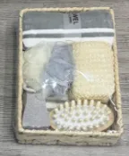 Set X7 "Spa" Canasta, Esponja Premium, Esponja Exfoliante, Masajeador Corporal, Toalla de Algodon, Guante Exfoliante y Piedra Pome 30×20×6