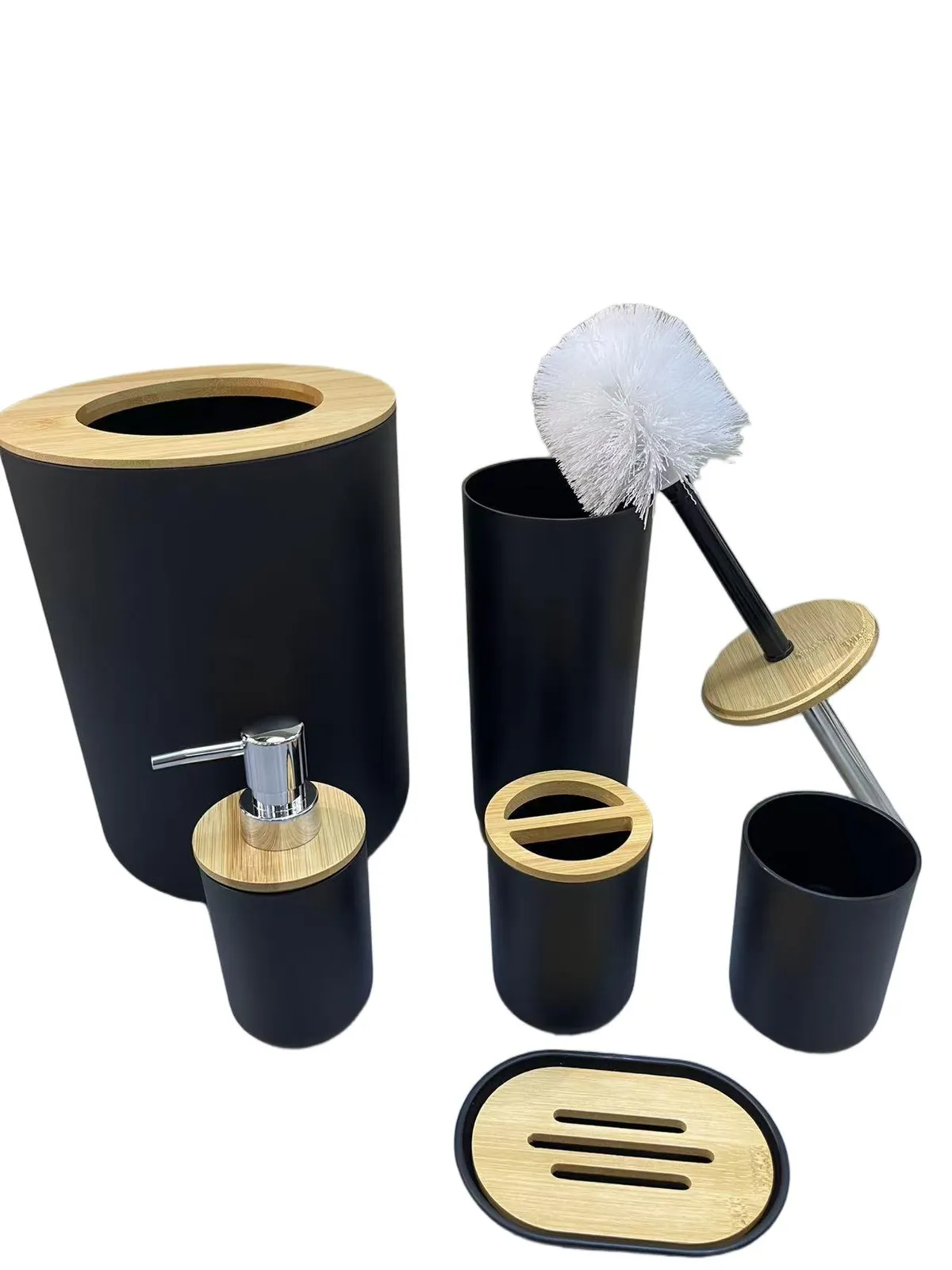 Set X 6 de Baño "Aura" Dispenser, Porta Cepillo, Vaso, Jabonera, Cepillo de Inodoro y Cesto de Basura de Plastico Negro con Bambu