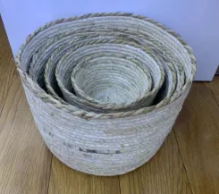 Set X 5 Cestos de Fibras Naturales 32×21 cm - 29×17 cm - 26×14 cm - 22×13 cm - 16×10 cm