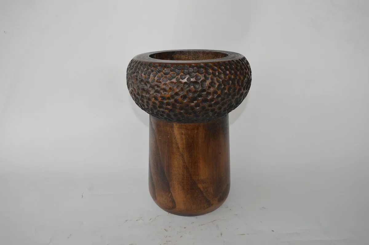 Jarron de Madera "Copon Cincelado" Laqueado 31×23×23 cm