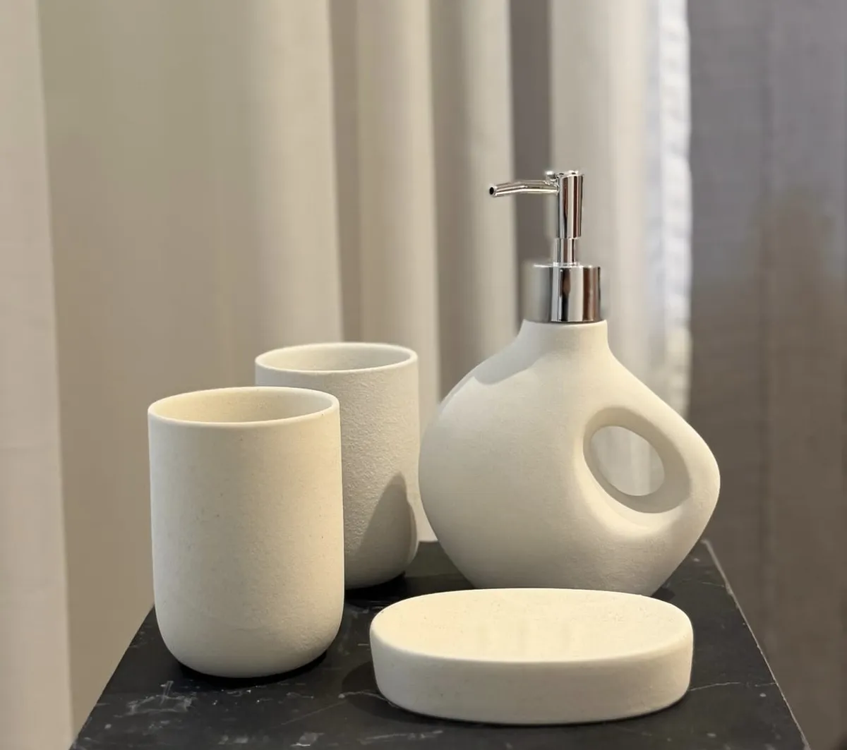 Set Baño X 4 Dispenser Vaso Jabonera Porta Cepillo de Ceramica 300Ml