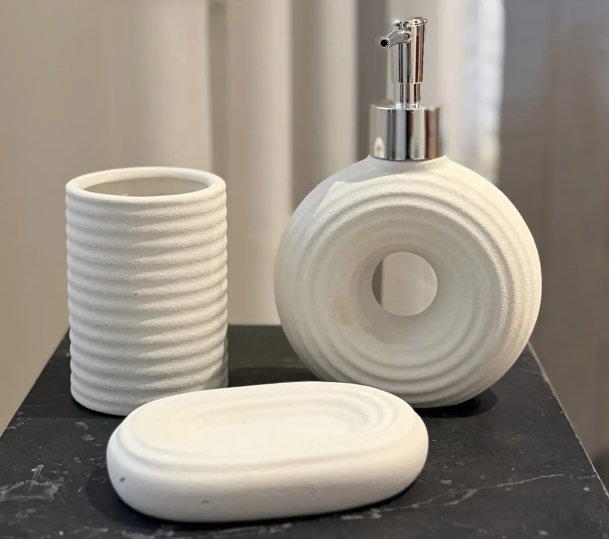 Set Baño X 4 Dispenser Vaso Jabonera Porta Cepillo de Ceramica 300Ml