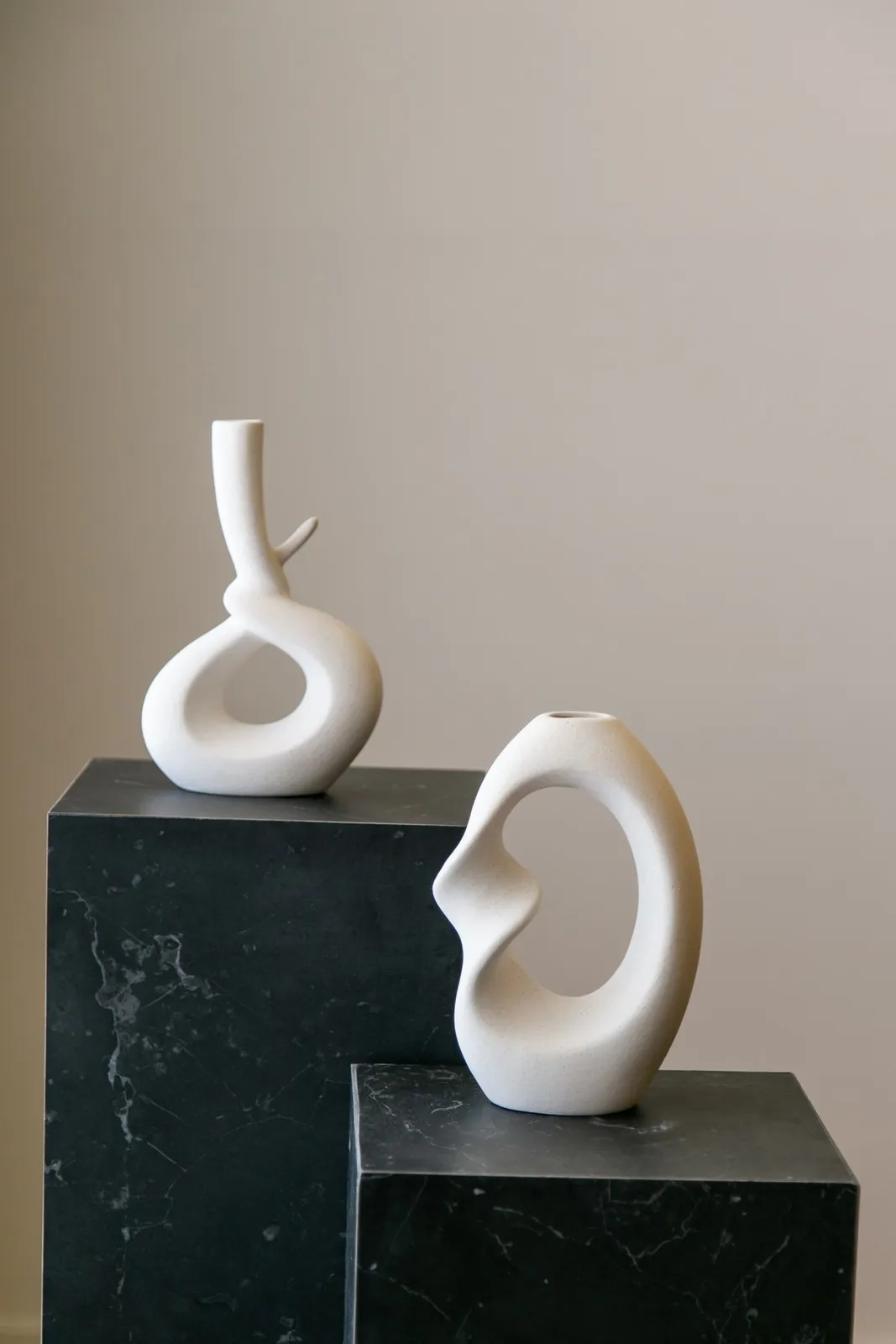 Adorno Ceramica Entrelazado 13.2×7×25.2 cm
