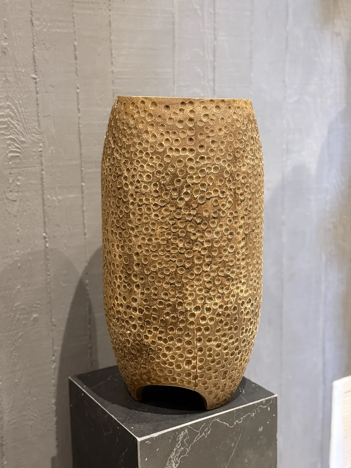 Jarron de Madera "Cincel" Laqueado 46×24×24 cm