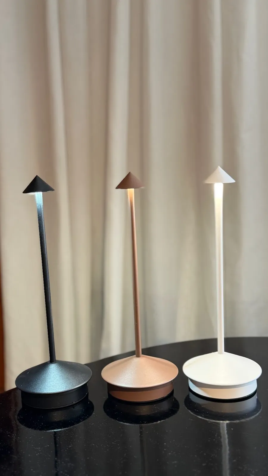 Lampara "Oriental" LED 3 Tonos, Tactil USB Recargable. Colores: Negro Blanco y Vison 11×31 cm