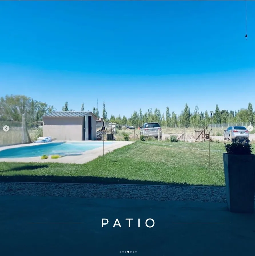 Casa 2 pisos con piscina en Chacras del Este en Cipolletti, Chacras del Este — venta — foto 2
