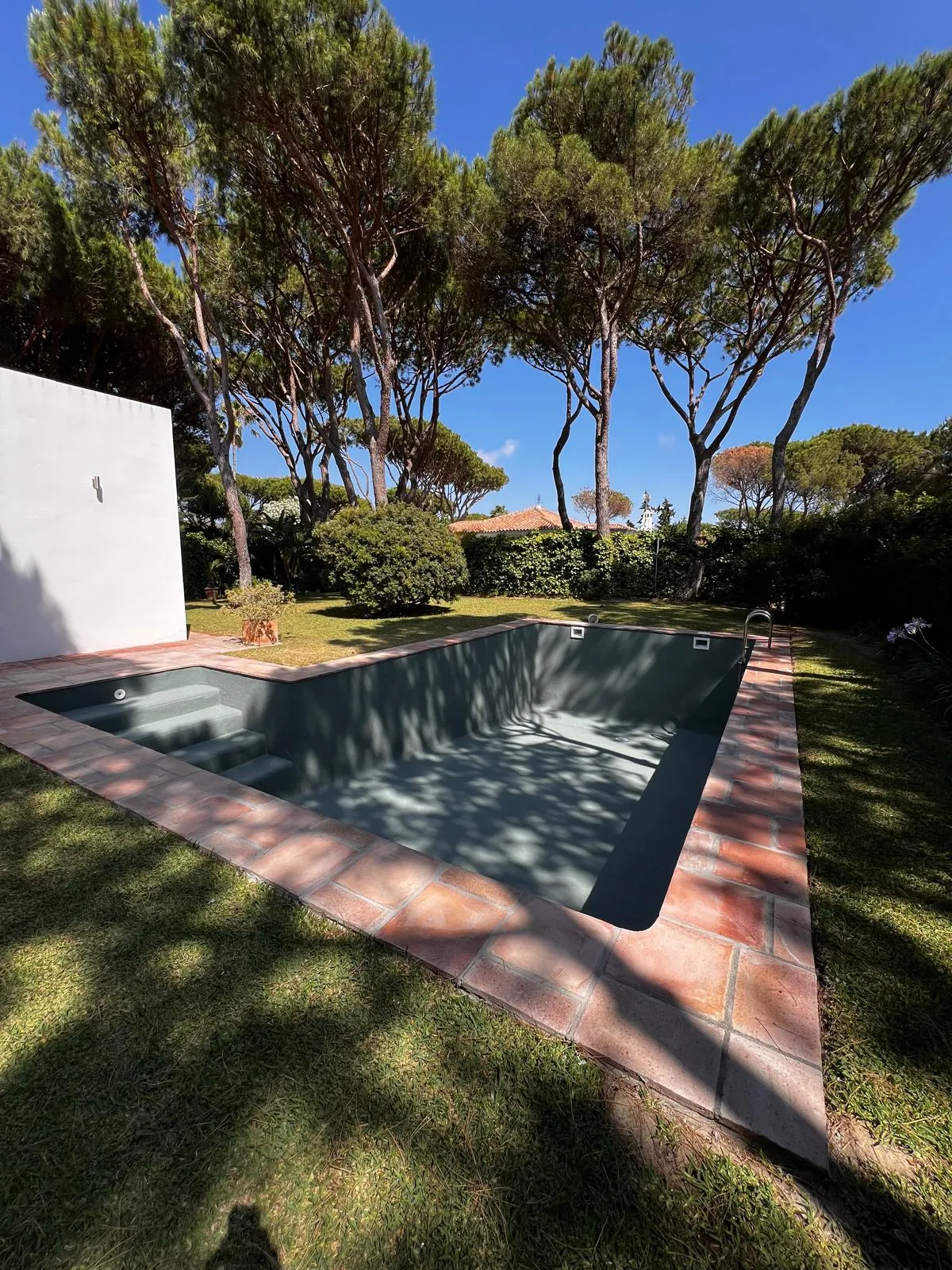 Sanierung mit der armierten Folie TOUCH TROPICAL — Roche – Conil de la Frontera, Cádiz — ALKORPLAN VOGUE — Tropical (imagen 1 de 3)